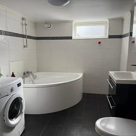 Cozy In As Sentrum One Bedroom, One Common Room, One Kitchen And Bathroom With Tub